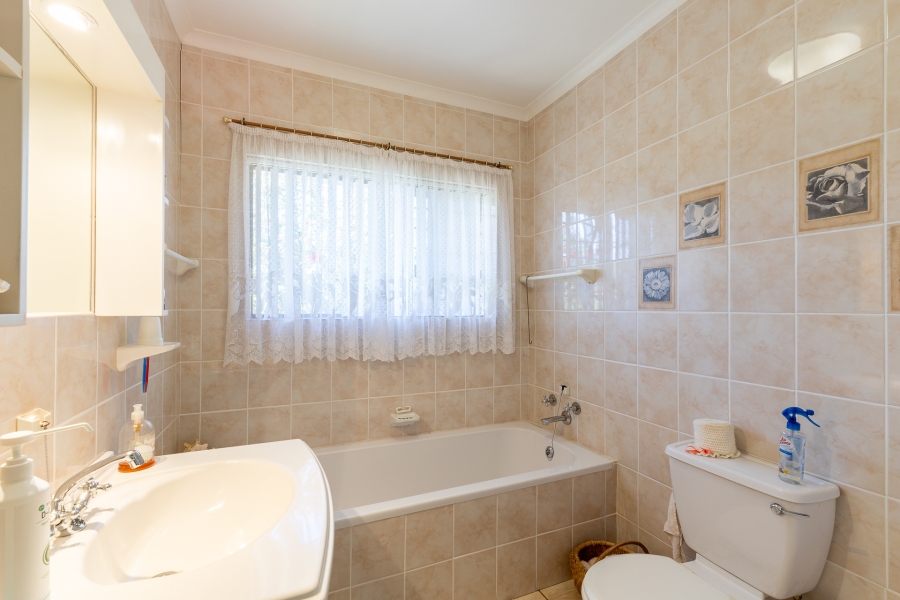4 Bedroom Property for Sale in Hersham Western Cape